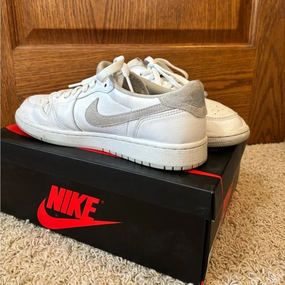 WMNS AIR JORDAN 1 LOW OG - Picture 5 of 7